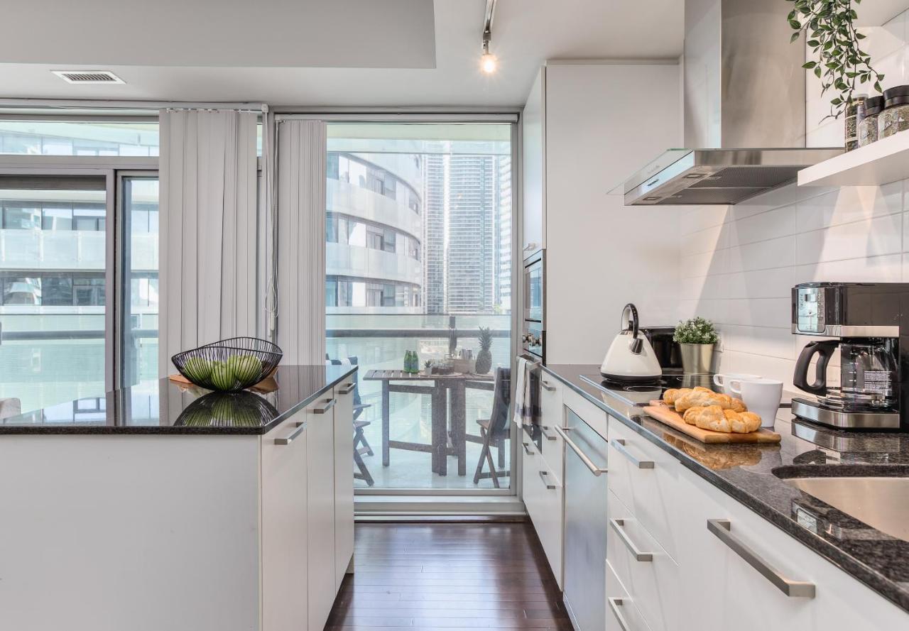 Condo Downtown, Cn Tower, Financial District Toronto Bagian luar foto