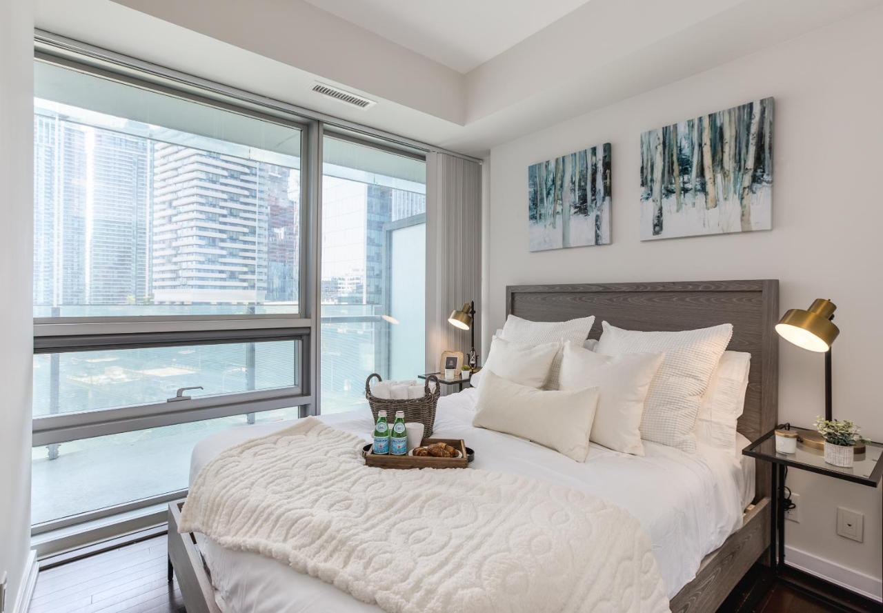 Condo Downtown, Cn Tower, Financial District Toronto Bagian luar foto